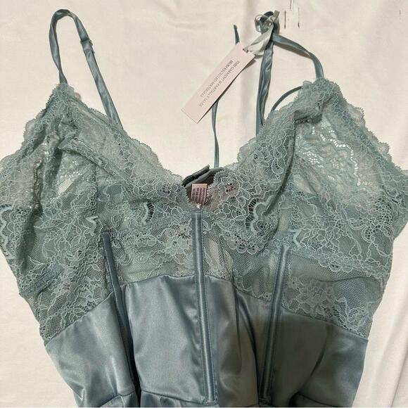 Victoria’s Secret Satin Corset Slip - Picture 6 of 8
